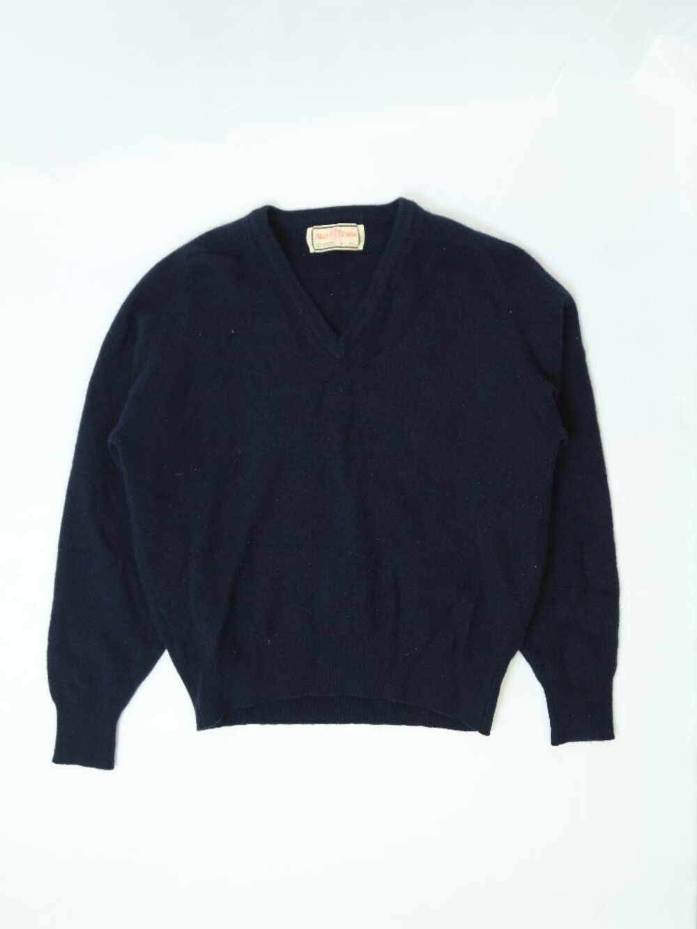 Men's Alan Paine Navy Blue V-neck Sweater Size Medium